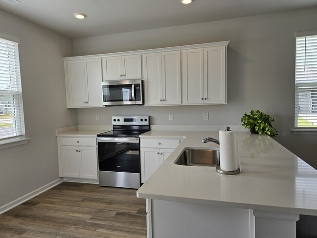 Building Photo - 77 Bonaparte St