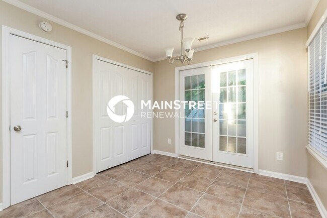 Building Photo - 3 Bedroom Pet-Friendly Home in Hampton, GA with Main Street Renewal