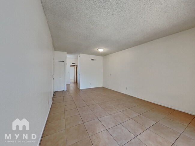 Foto del edificio - 2828 E Tierra Buena Ln