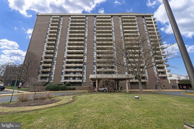 Foto del edificio - 1800 Old Meadow Rd