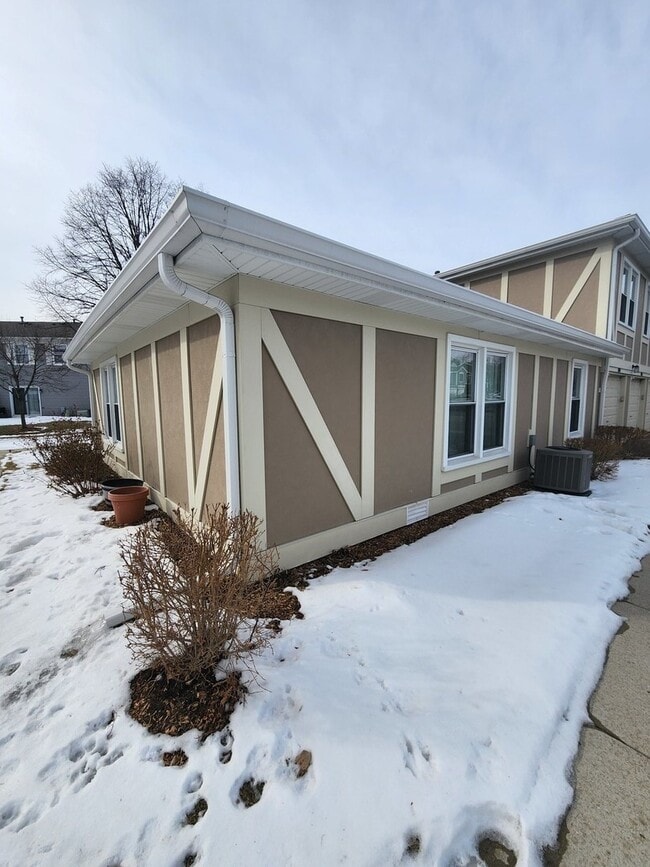 Building Photo - 1020 Brunswick Harbor