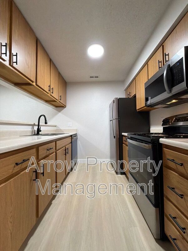 Building Photo - 2384 N 44th St