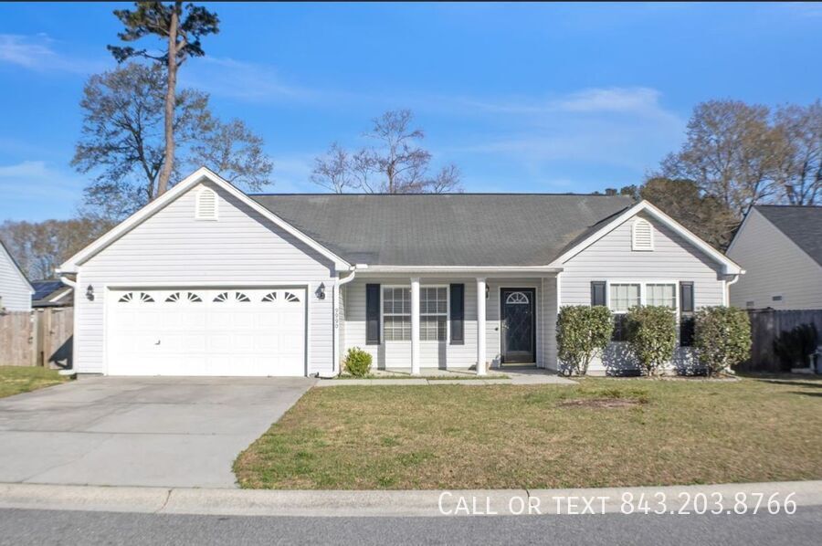 Foto principal - 9990 Hallsford Dr