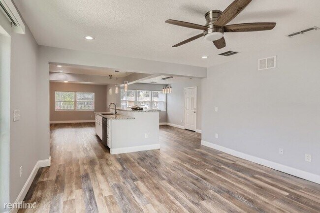 Building Photo - 4 br, 3 bath House - 2229 Rose Boulevard UNIT