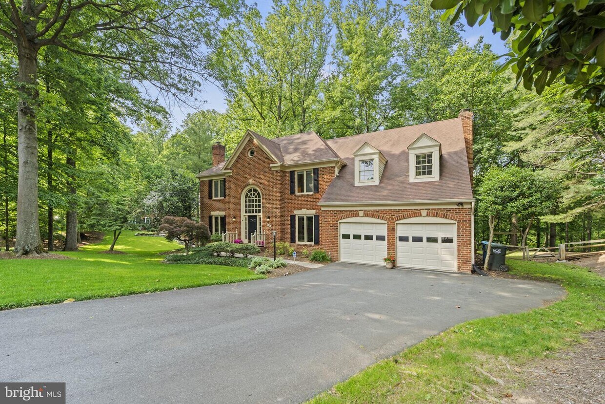 Foto principal - 7500 S Valley Dr