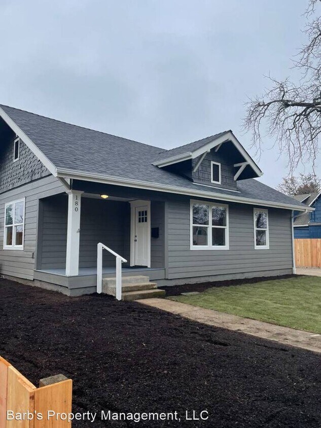 Primary Photo - 3 br, 2 bath House - 180 Hiatt St.