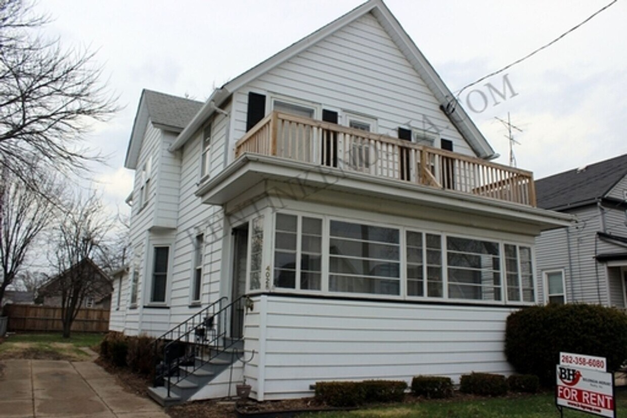 4028 14th Ave Unit Upper, Kenosha, WI 53140 Room for Rent in Kenosha