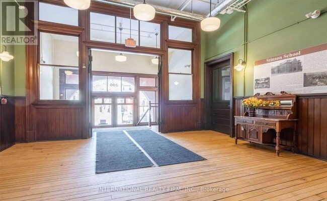 Building Photo - 200 Stinson St