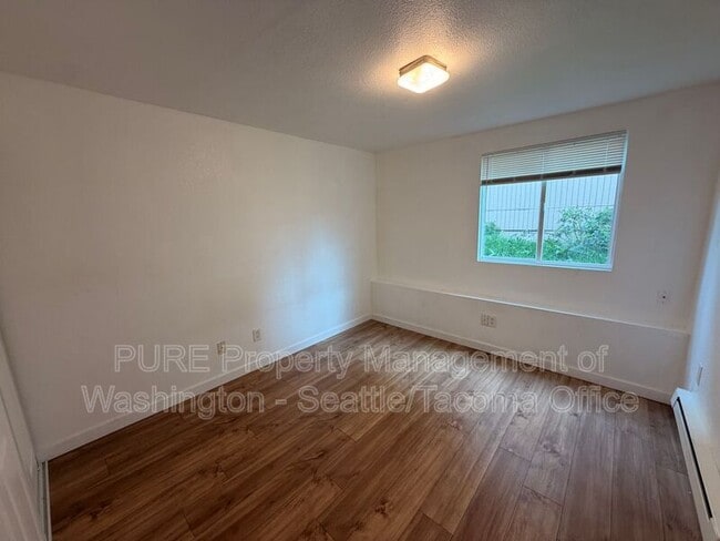 Foto del edificio - 1706 E 56th St