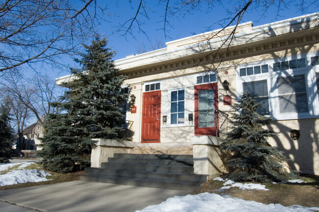 Building Photo - 310 N Ashland Ave