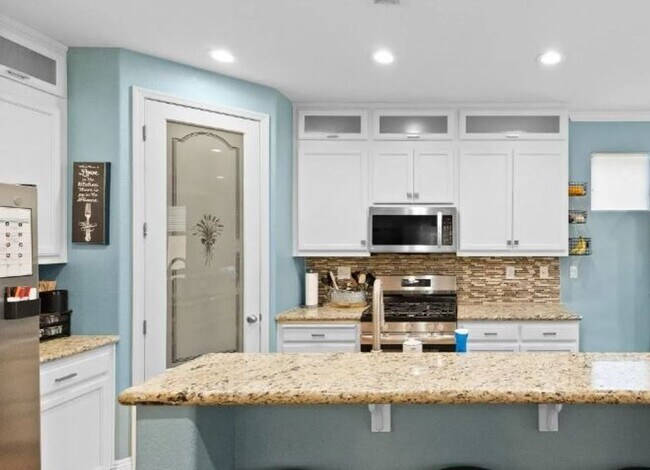 Building Photo - 709 Embassy Cir