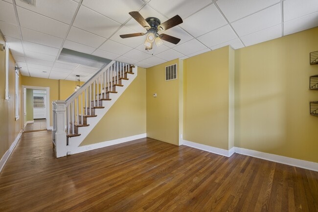 Foto del edificio - 714 W 33rd St