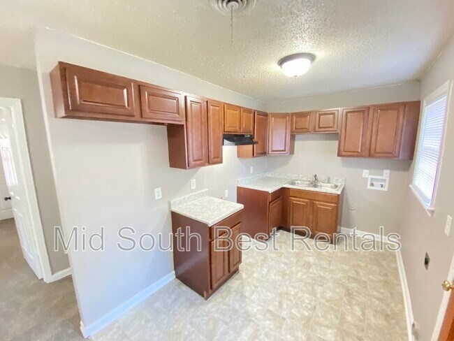 Foto del edificio - 442 Delta Rd