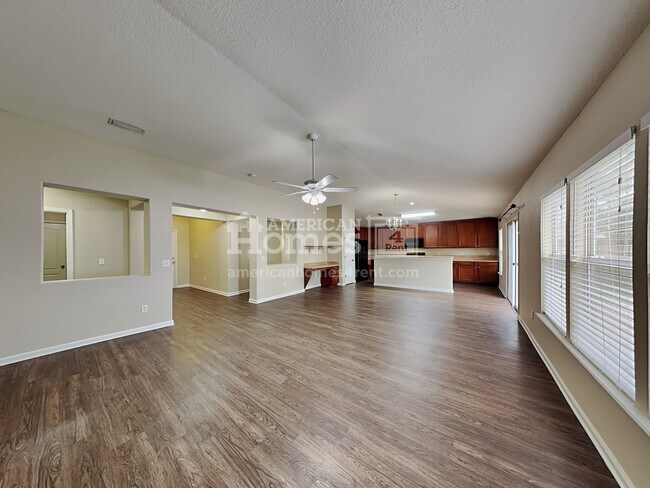 Building Photo - 1539 E Dunns Lake Drive
