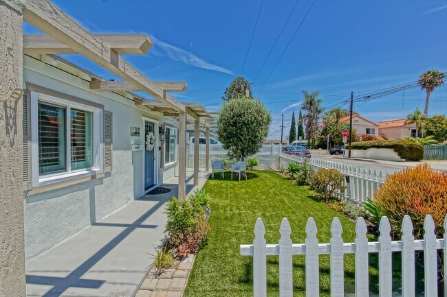 Foto del edificio - 2621 Mathews Ave