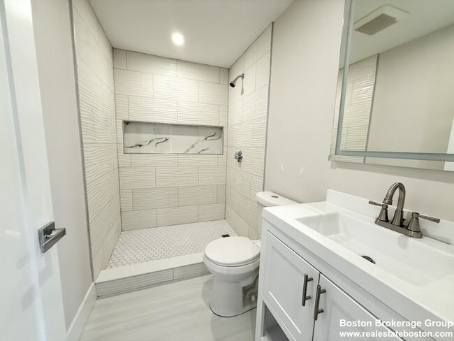 Building Photo - 11 Cawfield St