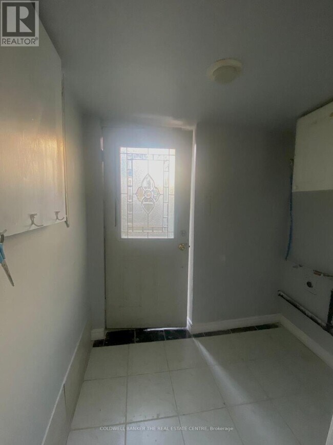 Building Photo - 157 Ashdale Ave