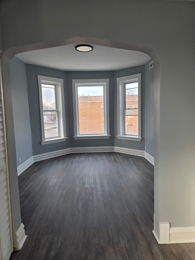 Foto del edificio - 1425 W 62nd St