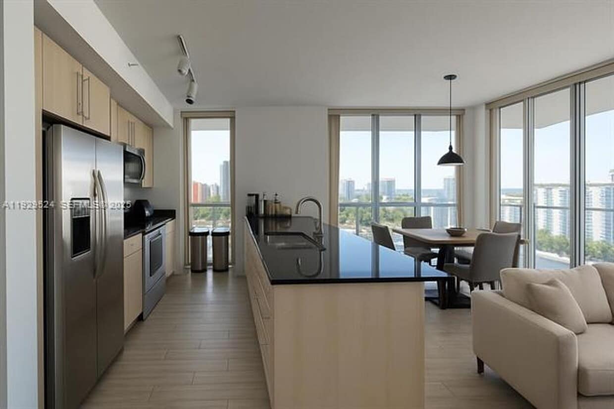 Foto del edificio - 79 SW 12th St