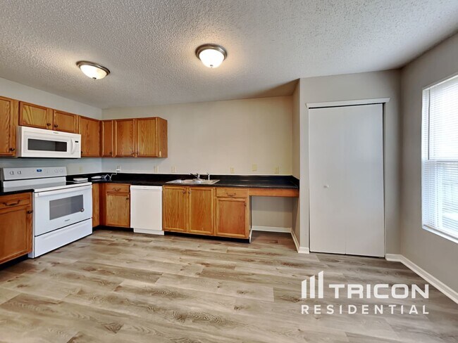 Building Photo - 8540 Bluff Point Way