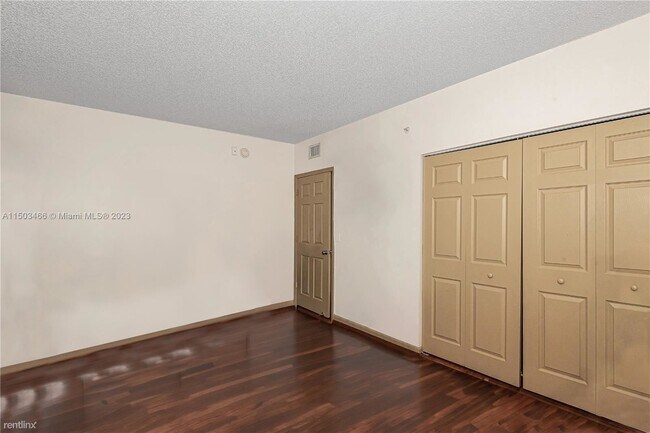 Foto del edificio - 3 br, 2 bath House - 17145 E Bay Road 4105