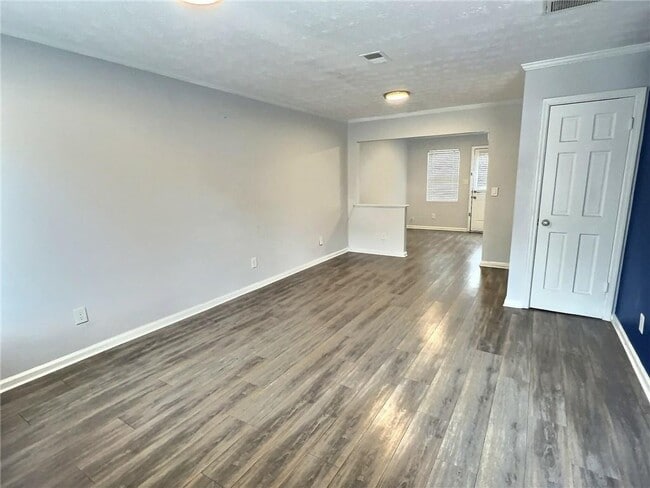 Building Photo - 235 Winding River Dr