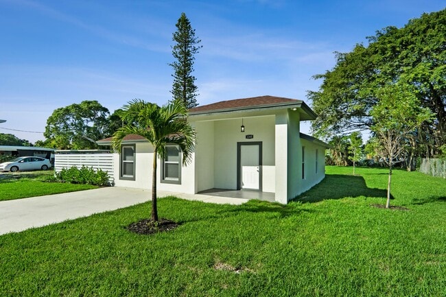 Building Photo - 1205 Miner Rd