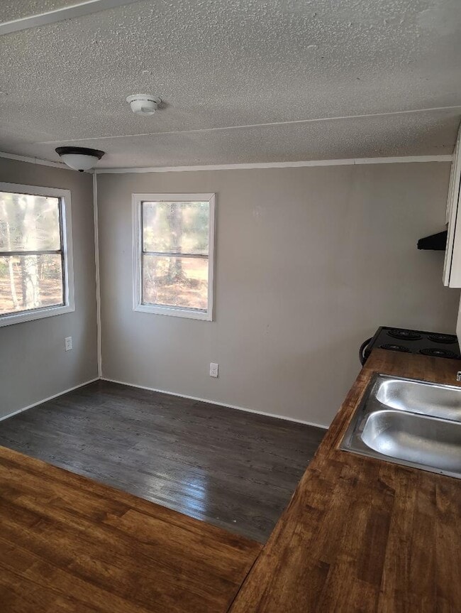 Building Photo - 970 Live Oak Dr