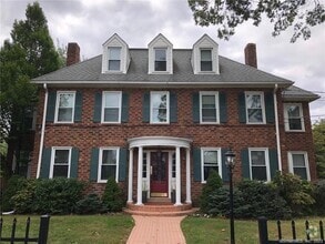 Building Photo - 512 Townsend Ave