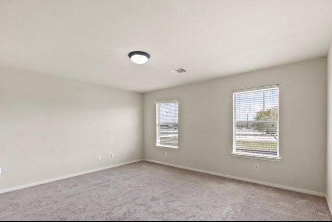 Building Photo - 21627 Cozy Hollow Ln