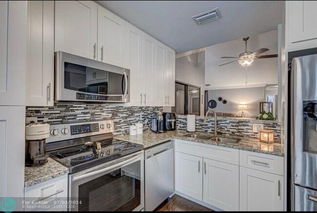 Building Photo - 4642 Brook Dr
