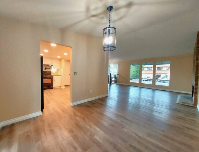 Foto del edificio - Lovely Split-Level Home in Federal Way - S...