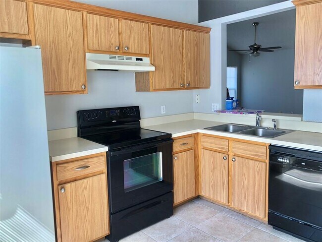 Foto del edificio - 318 Daniels Pointe Dr