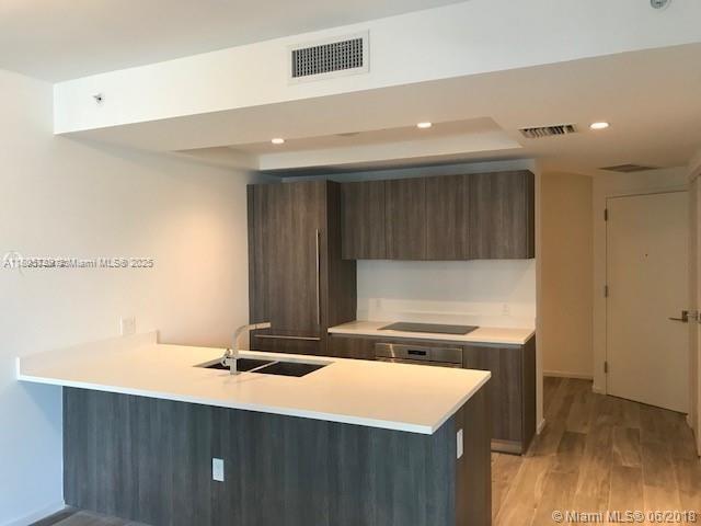 Building Photo - 801 S Miami Ave