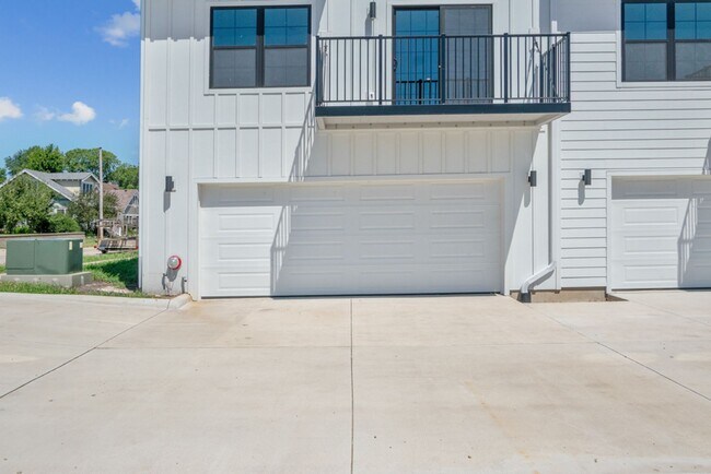 Foto del edificio - Clear Lake Condos