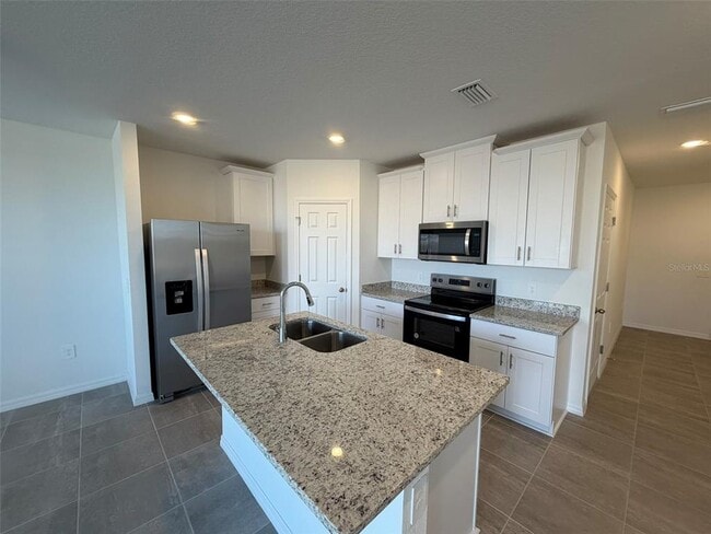 Foto del edificio - 16462 Bird of Paradise Ave