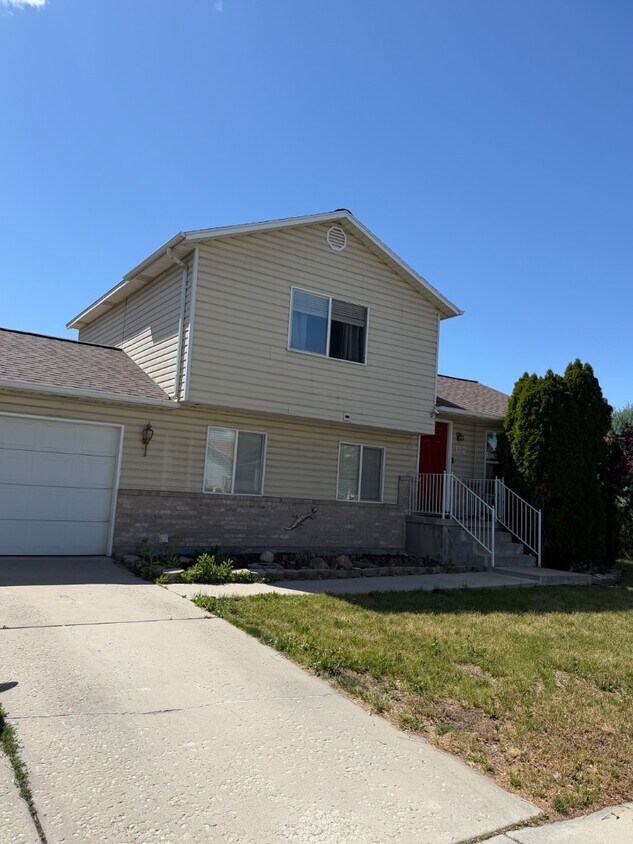 Foto del edificio - 3684 Queenspointe Ln