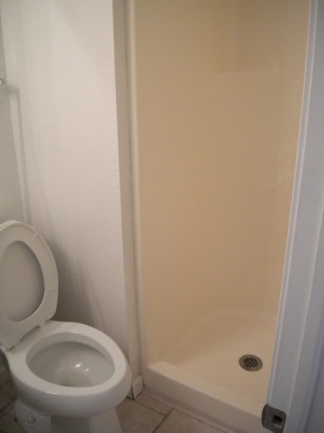 Building Photo - 550 Abby Ln