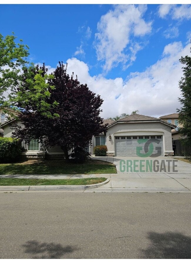 Building Photo - Spacious 4 Bedroom 3 Bath in Patterson! AV...
