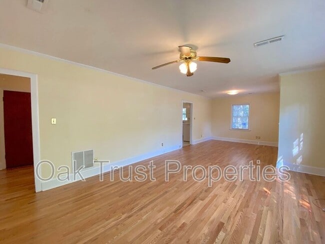 Foto del edificio - 1429 Simmons St