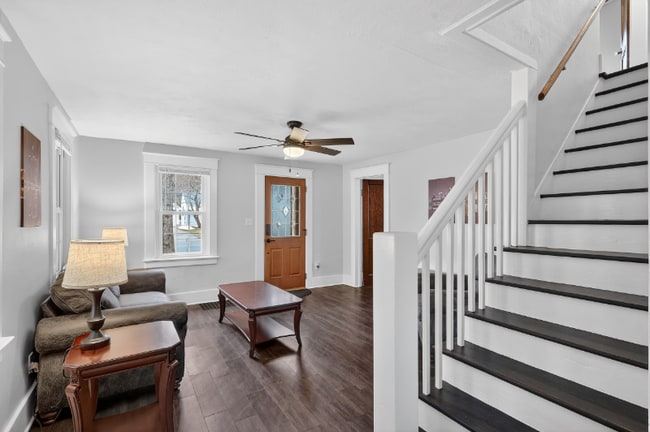 Building Photo - 430 N Linden St