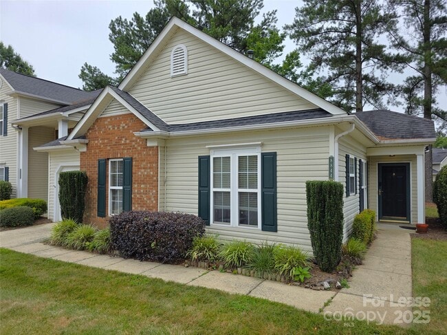 Building Photo - 8844 Treyburn Dr