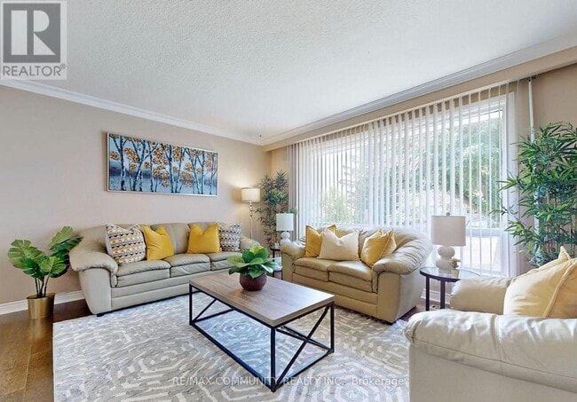 Building Photo - 1 Applefield Dr