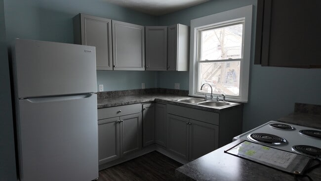 Building Photo - 422 Downing Pl