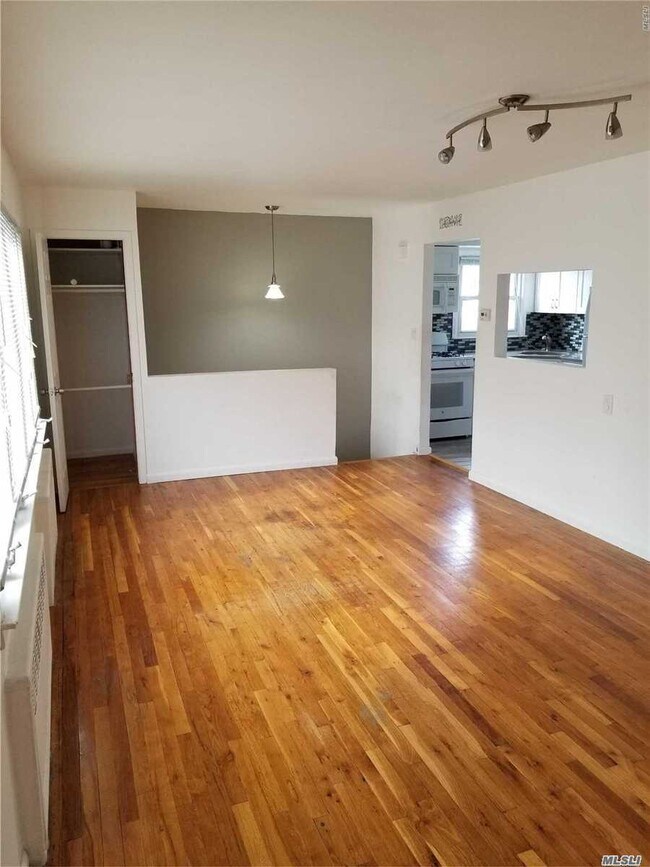 Foto del edificio - 124 Denton Ave