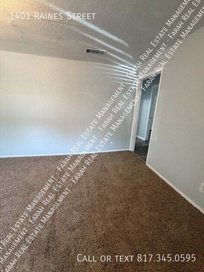 Foto del edificio - 1401 Raines St