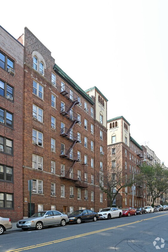 Primary Photo - 261-271 Seaman Ave