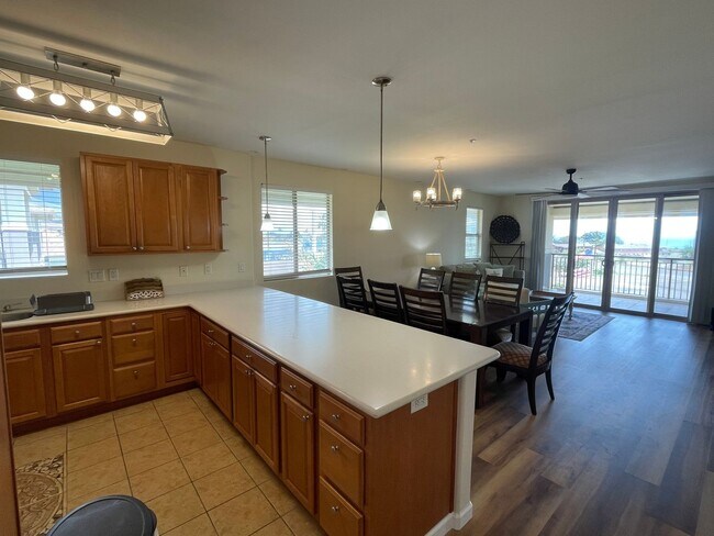 Foto del edificio - Top Floor Opukea Three Bedroom/Two Bathroo...