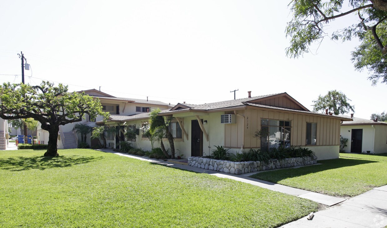 Primary Photo - 2124 W Juno Ave