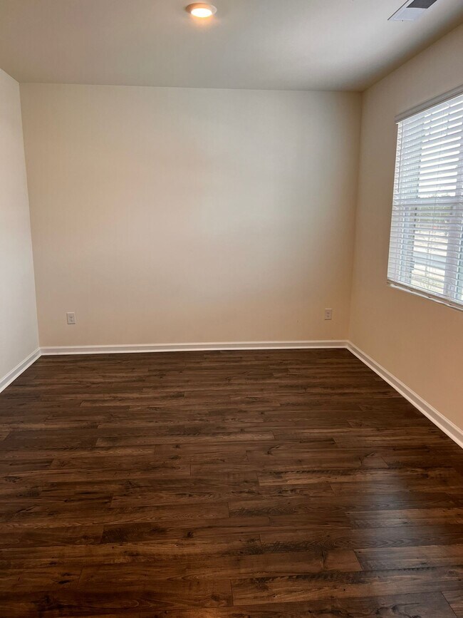 Building Photo - 2105 Waycross Ln